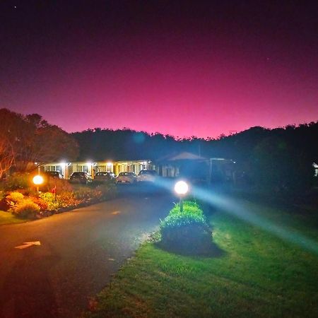 Wintersun Gardens Motel Бичено Екстериор снимка