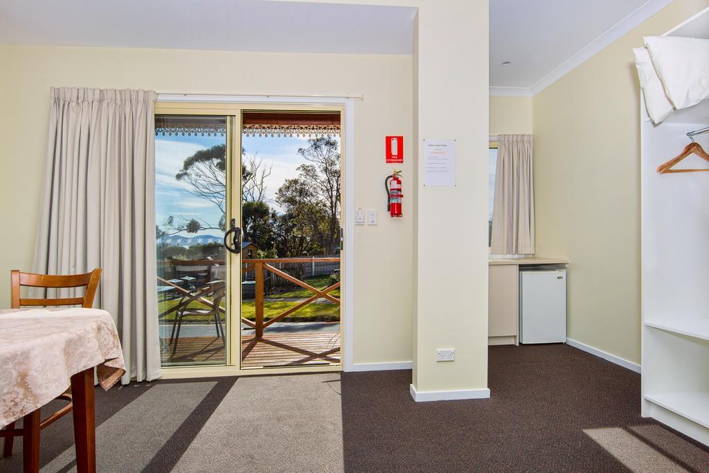 Wintersun Gardens Motel Бичено Екстериор снимка