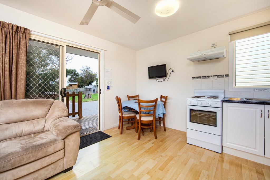 Wintersun Gardens Motel Бичено Екстериор снимка