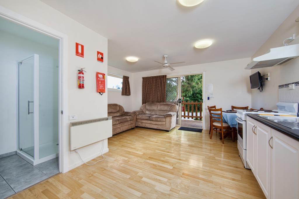 Wintersun Gardens Motel Бичено Екстериор снимка