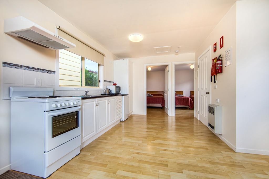 Wintersun Gardens Motel Бичено Екстериор снимка