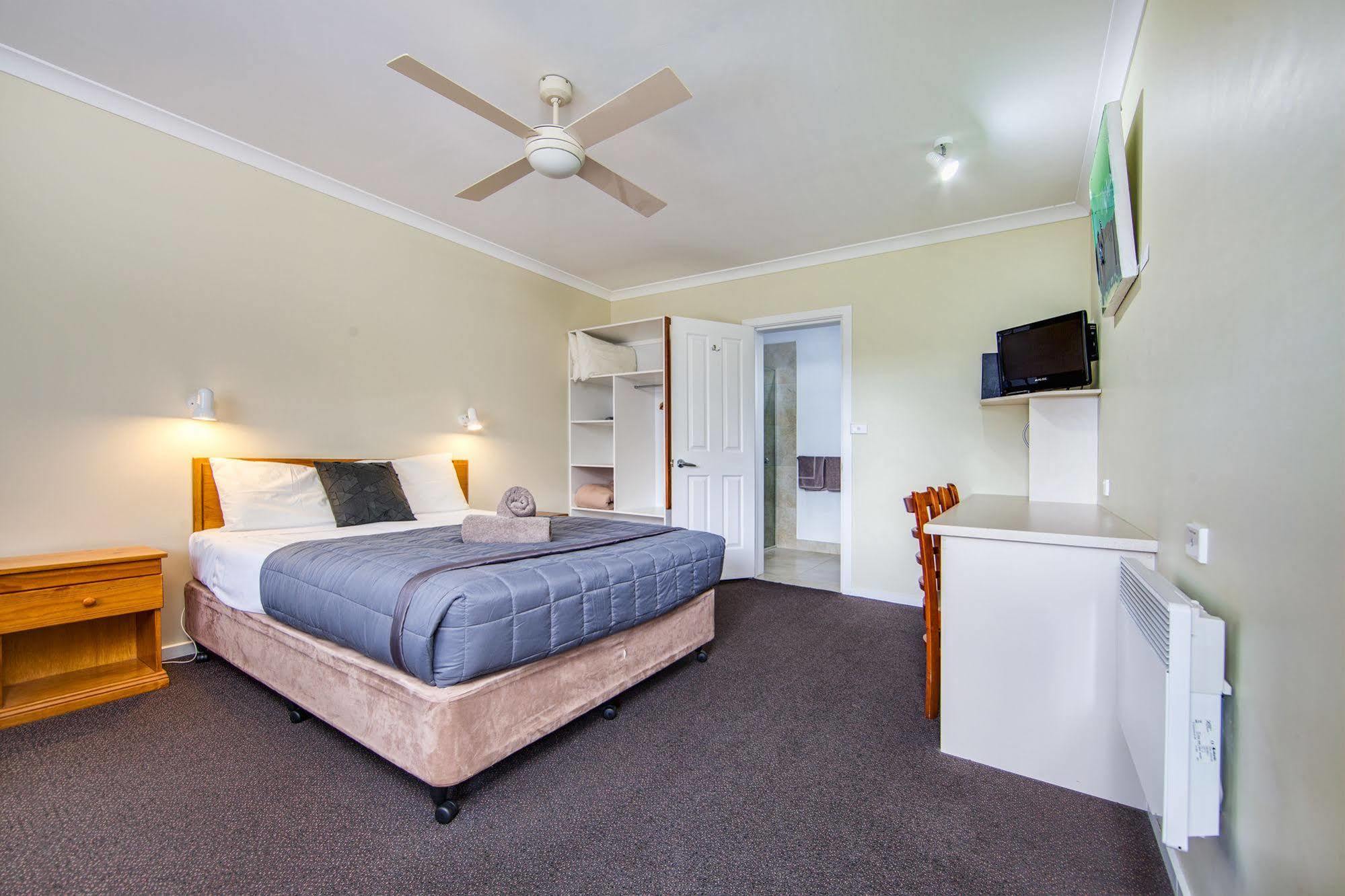 Wintersun Gardens Motel Бичено Екстериор снимка