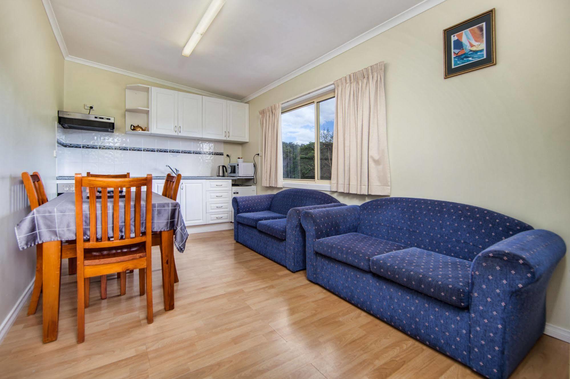 Wintersun Gardens Motel Бичено Екстериор снимка