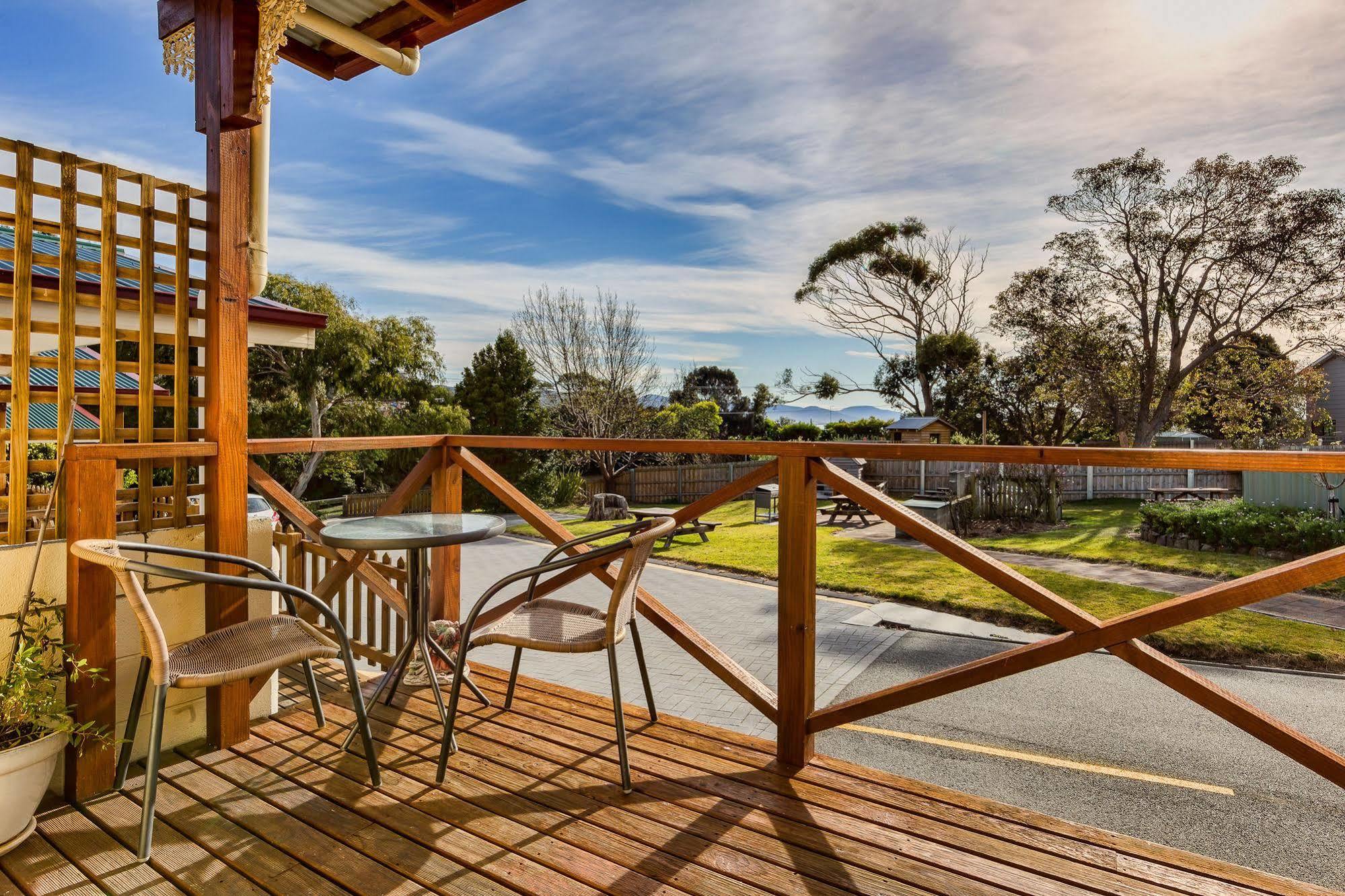 Wintersun Gardens Motel Бичено Екстериор снимка