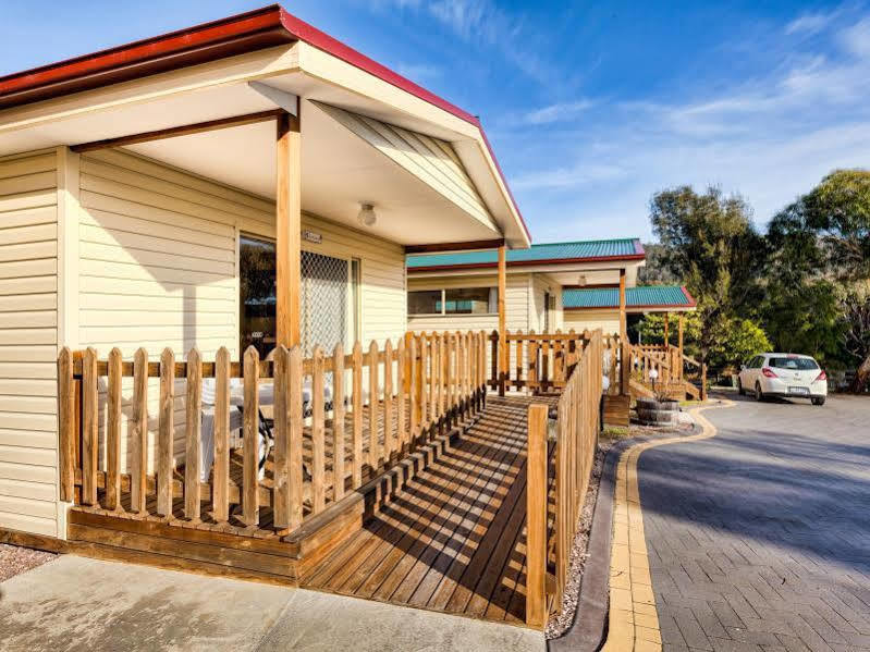 Wintersun Gardens Motel Бичено Екстериор снимка