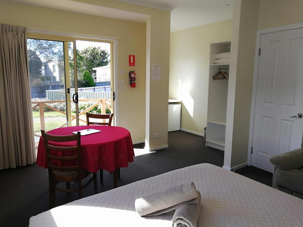 Wintersun Gardens Motel Бичено Екстериор снимка